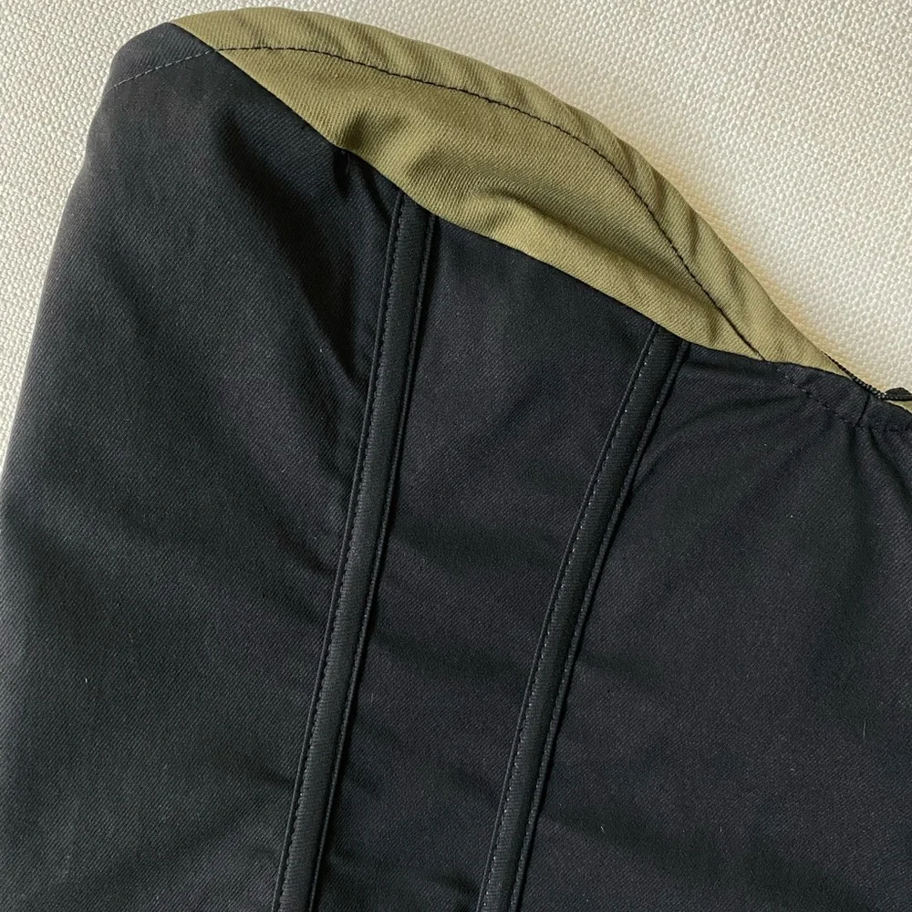 Pretty Little Thing Black Corset - Picture 2 of 5